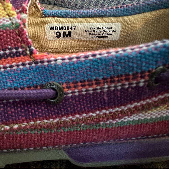 TWISTED X. Mocs. FUN, FUN, FUN SHOES! Sz 9. Purple base, bright colors. - Picture 4 of 12